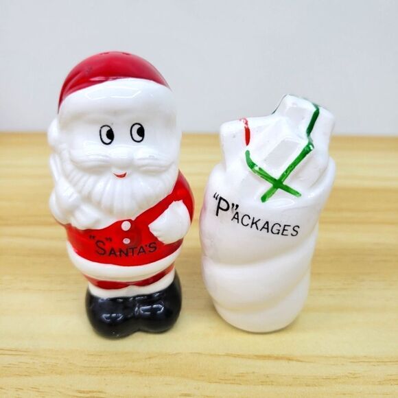 Vintage 1950's Santa & His Sack of Packages Salt and Pepper Collectible Shakers - Picture 1 of 9